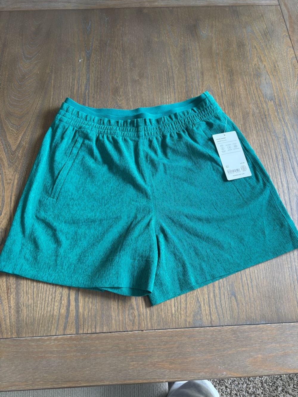 NWT Athleta Comfort Stretch Women's Teal Shorts - size 8